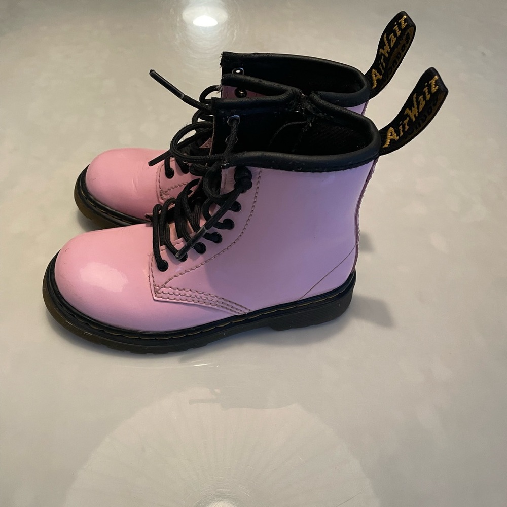 DR. Martens kids pink latex 9US